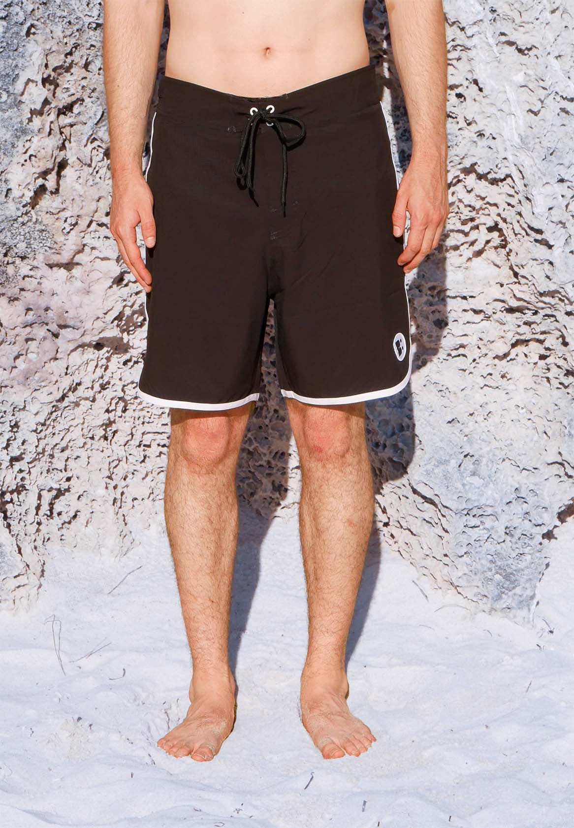 SCALLOP BOARDSHORT - BLACK & WHITE