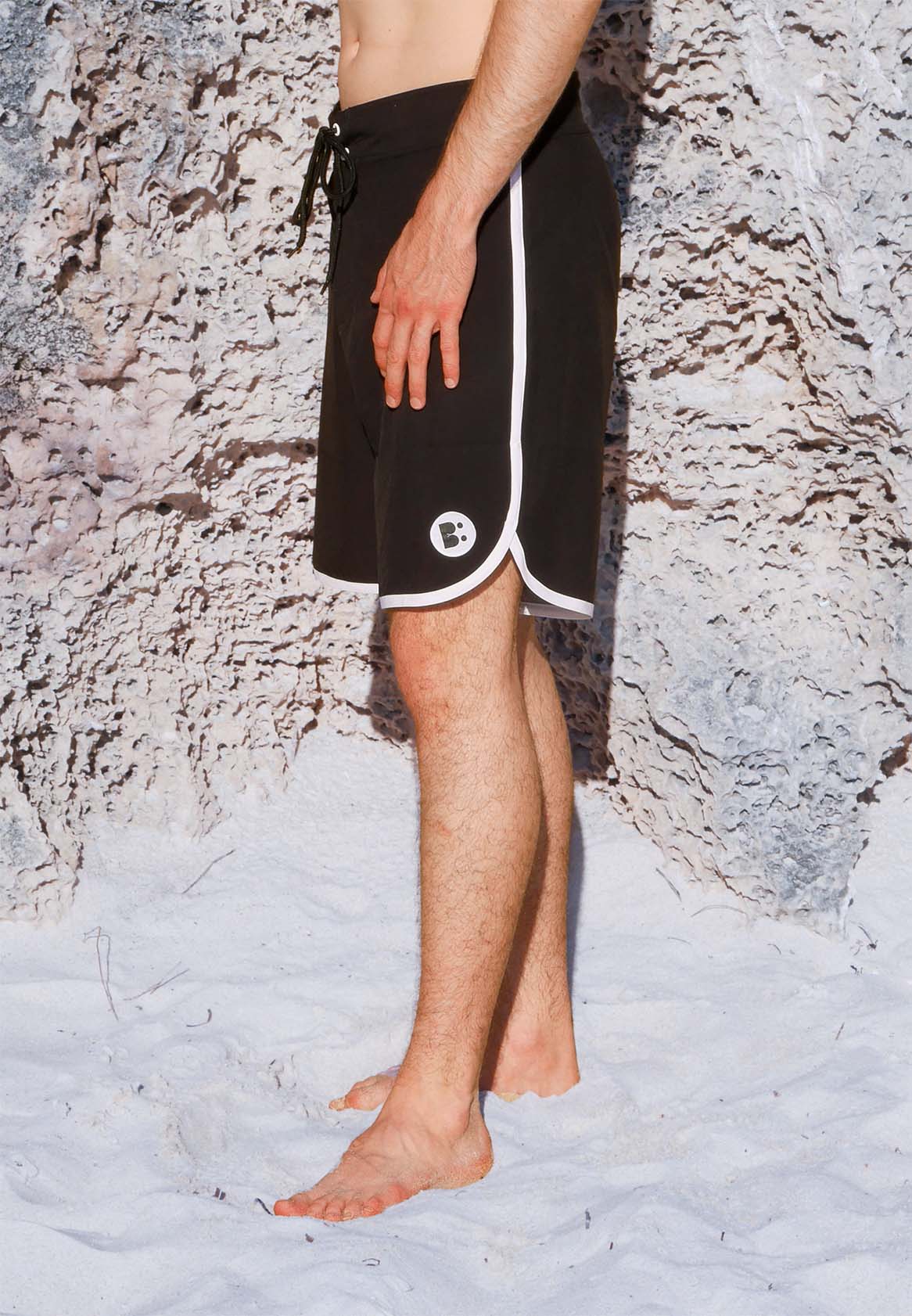 SCALLOP BOARDSHORT - BLACK & WHITE