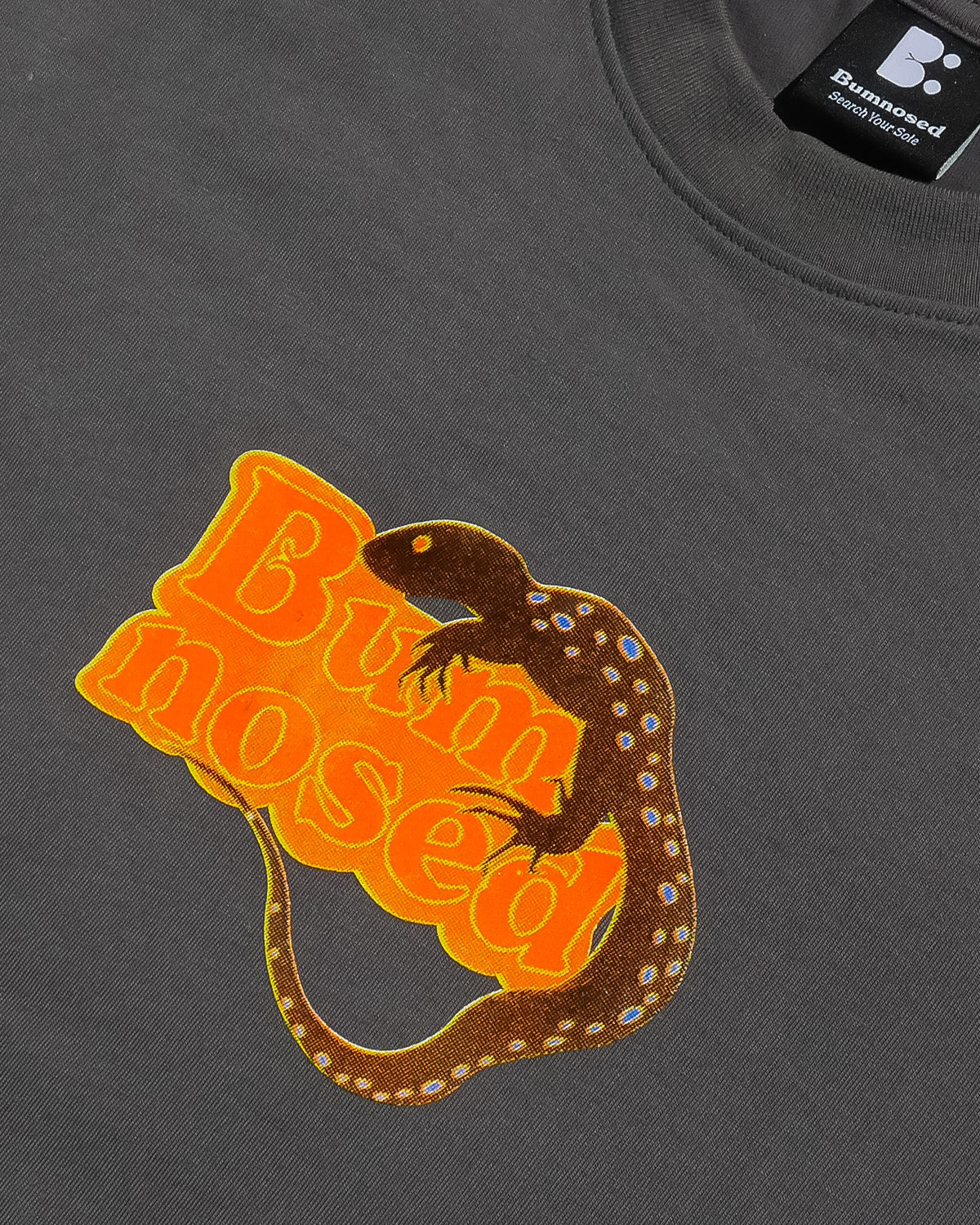GOANNA TEE - CHARCOAL