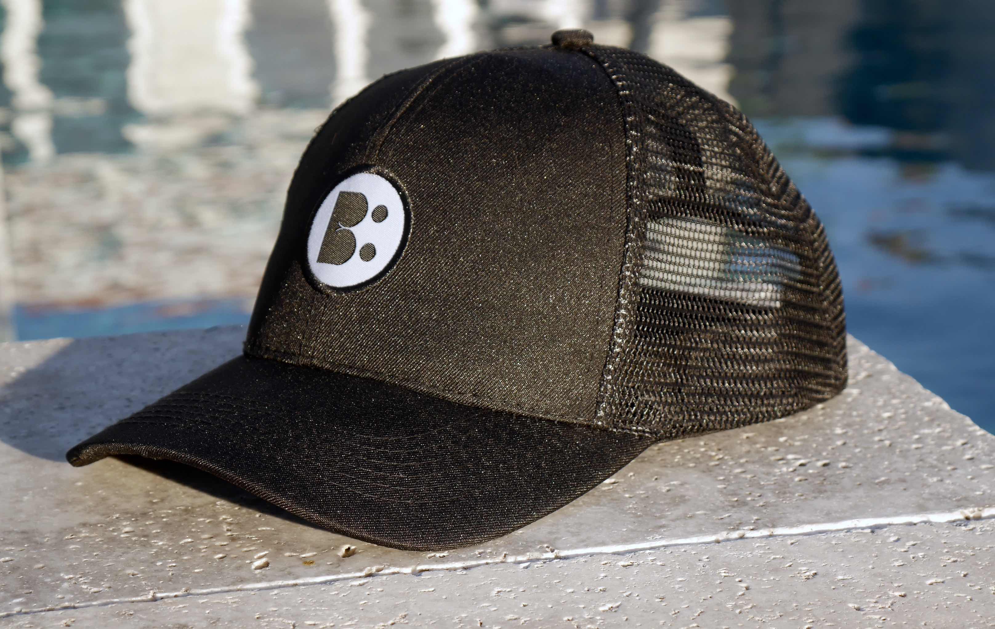 LOGO PATCH TRUCKER CAP